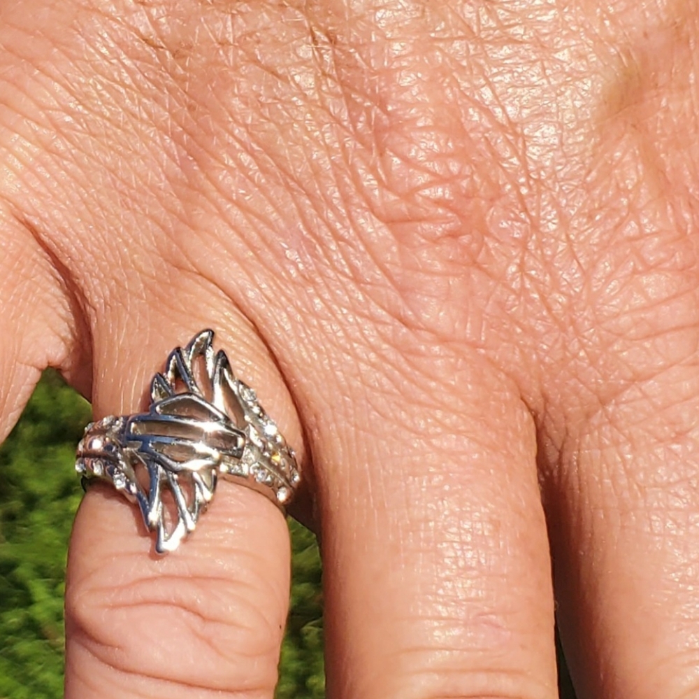 Elegant Silver Women's Ring